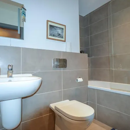 Bright One Bedroom Clifton City Pad Apartamento